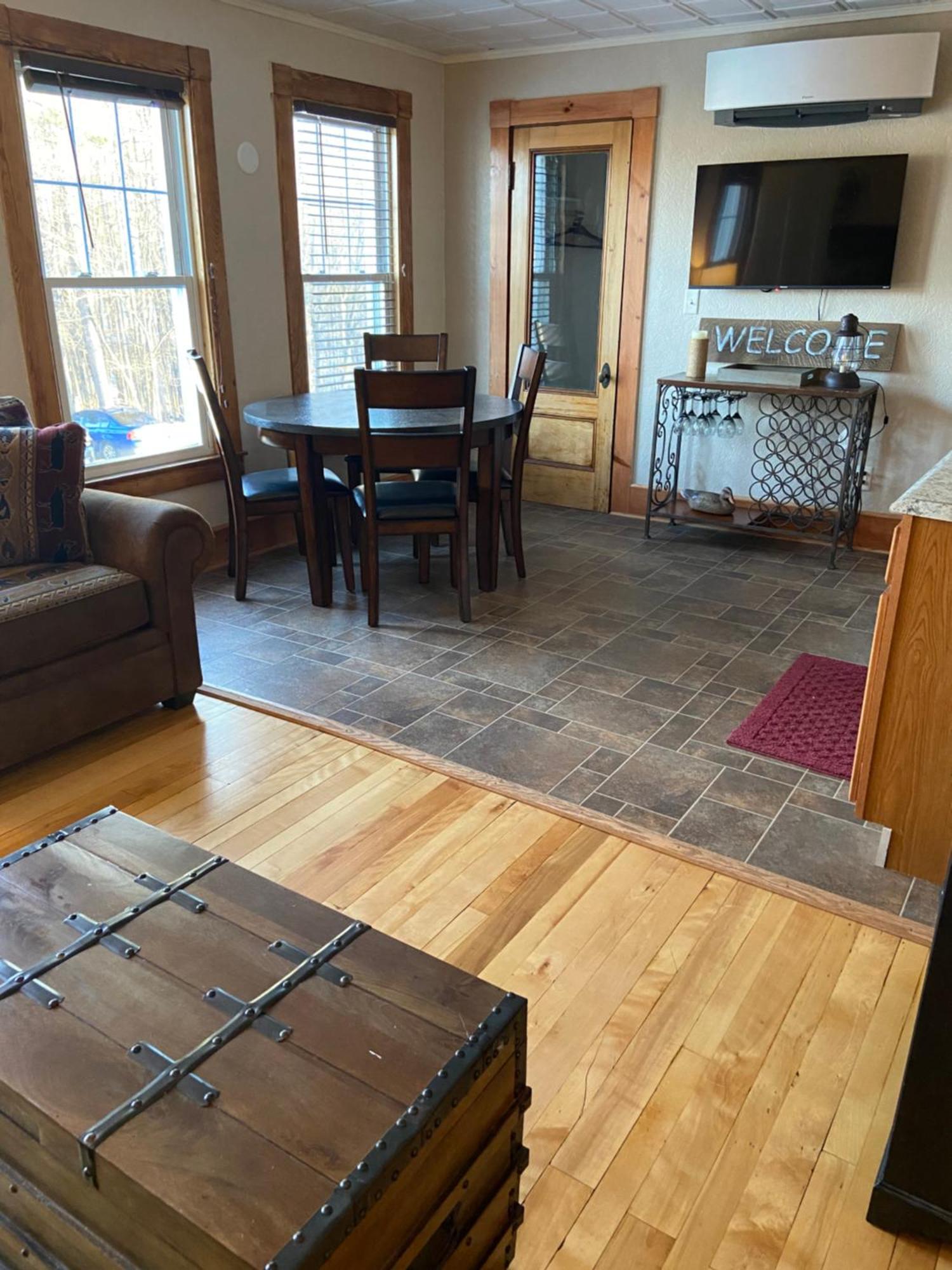 Tavern - Country Suite Newport Luaran gambar